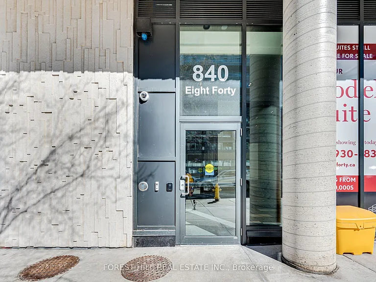 840 Saint Clair Ave W #516 — Photo 2