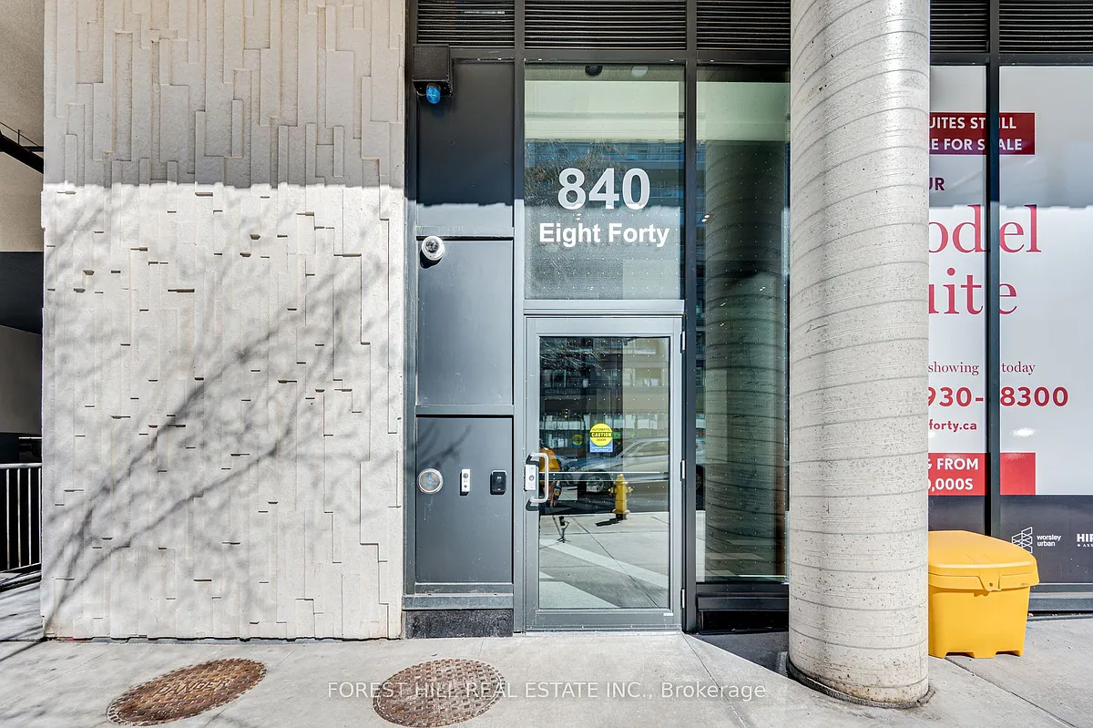 Building Photo - 840 Saint Clair Ave W #516