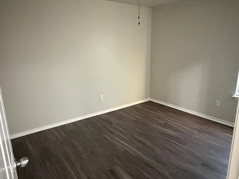 2401 Chadsford Ln — Photo 18