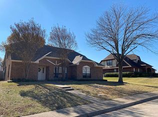 925 Bluffview Dr, Desoto, TX 75115