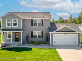 1009 Bills Ln, Saint Johns, MI
