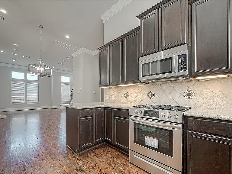 2634 Texas St — Photo 28