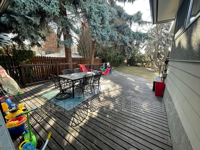 1291A Kelglen Cres — Photo 30