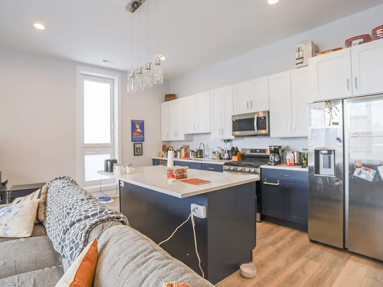 2402 W Carmen Ave #201 — Photo 3