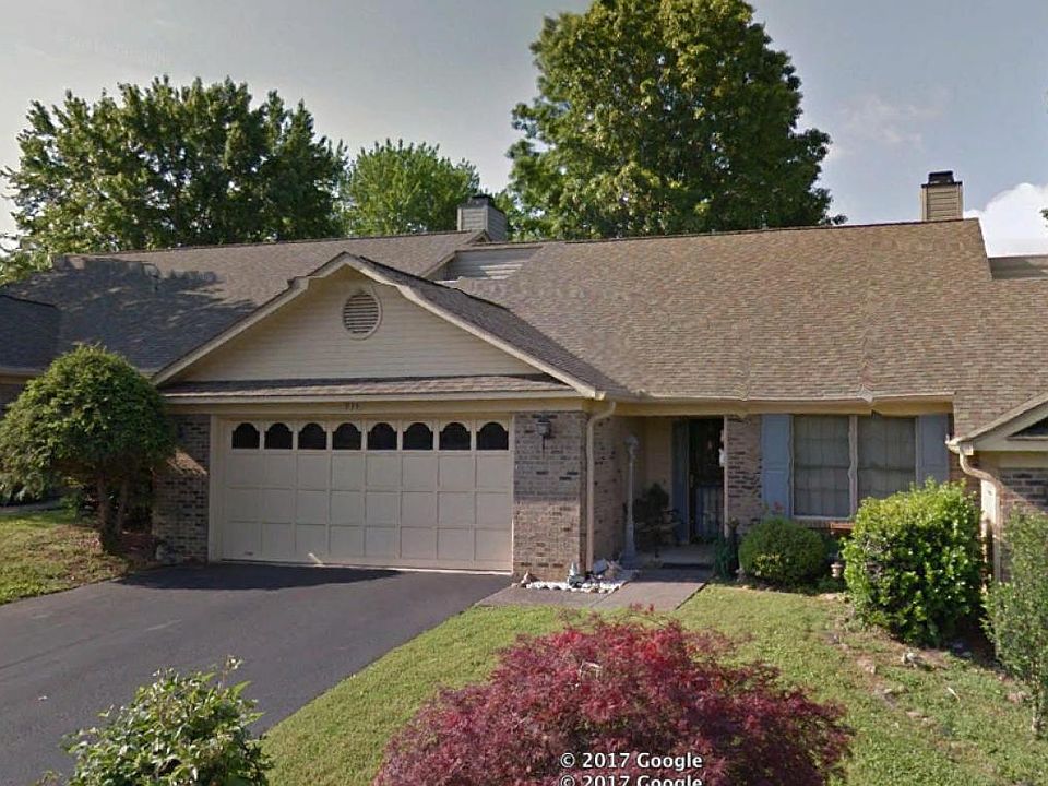 1st image of 935 Portsmouth Cir