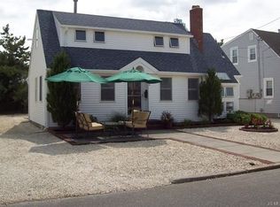 6 E Cape Cod Ln, Brant Beach, NJ 08008
