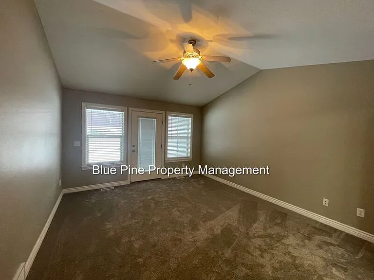 3601 Delaware Ave — Photo 10