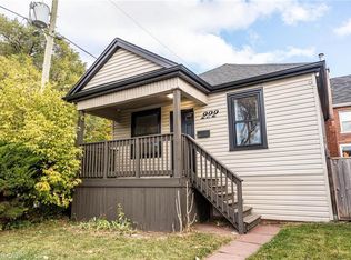 222 Kensington Ave N, Hamilton, ON L8L 7N7