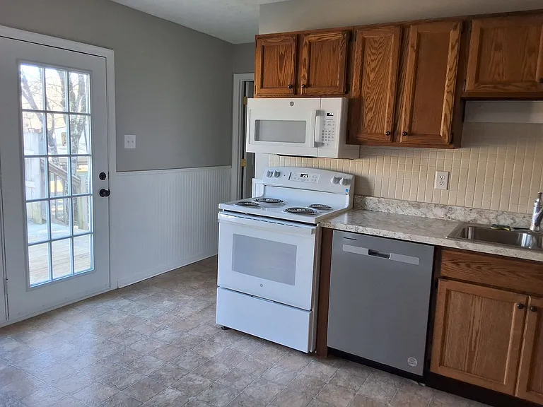 916 Chris Rd — Photo 7