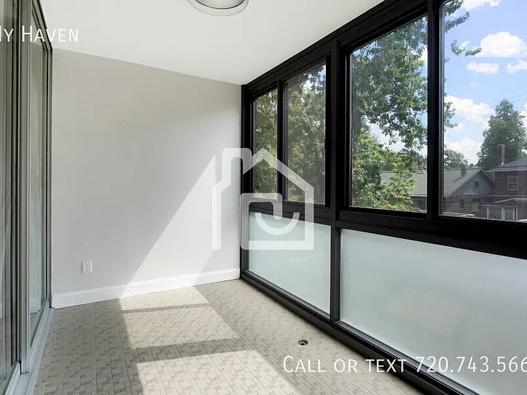 1050 N Corona St #212 — Photo 8