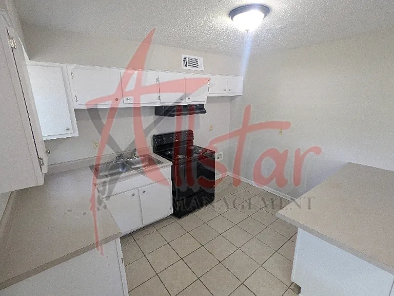 6480 Forest Glen Dr — Photo 4