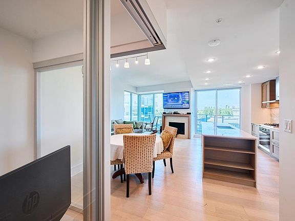 3rd image of 1501 Foster St #801