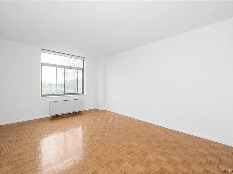 35 N Chatsworth Ave #3V — Photo 10