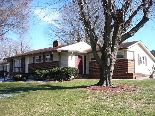 1st image of 601 Oakland Dr