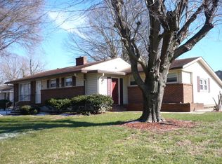 601 Oakland Dr, Chatham, VA 24531