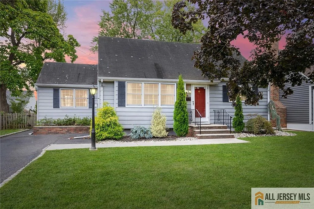 44 W Francis St photo 1