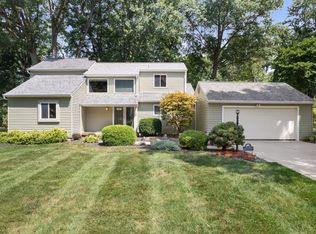 3742 Redthorne Dr, Amelia, OH 45102