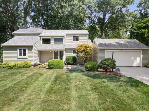 3742 Redthorne Dr, Amelia, OH 45102