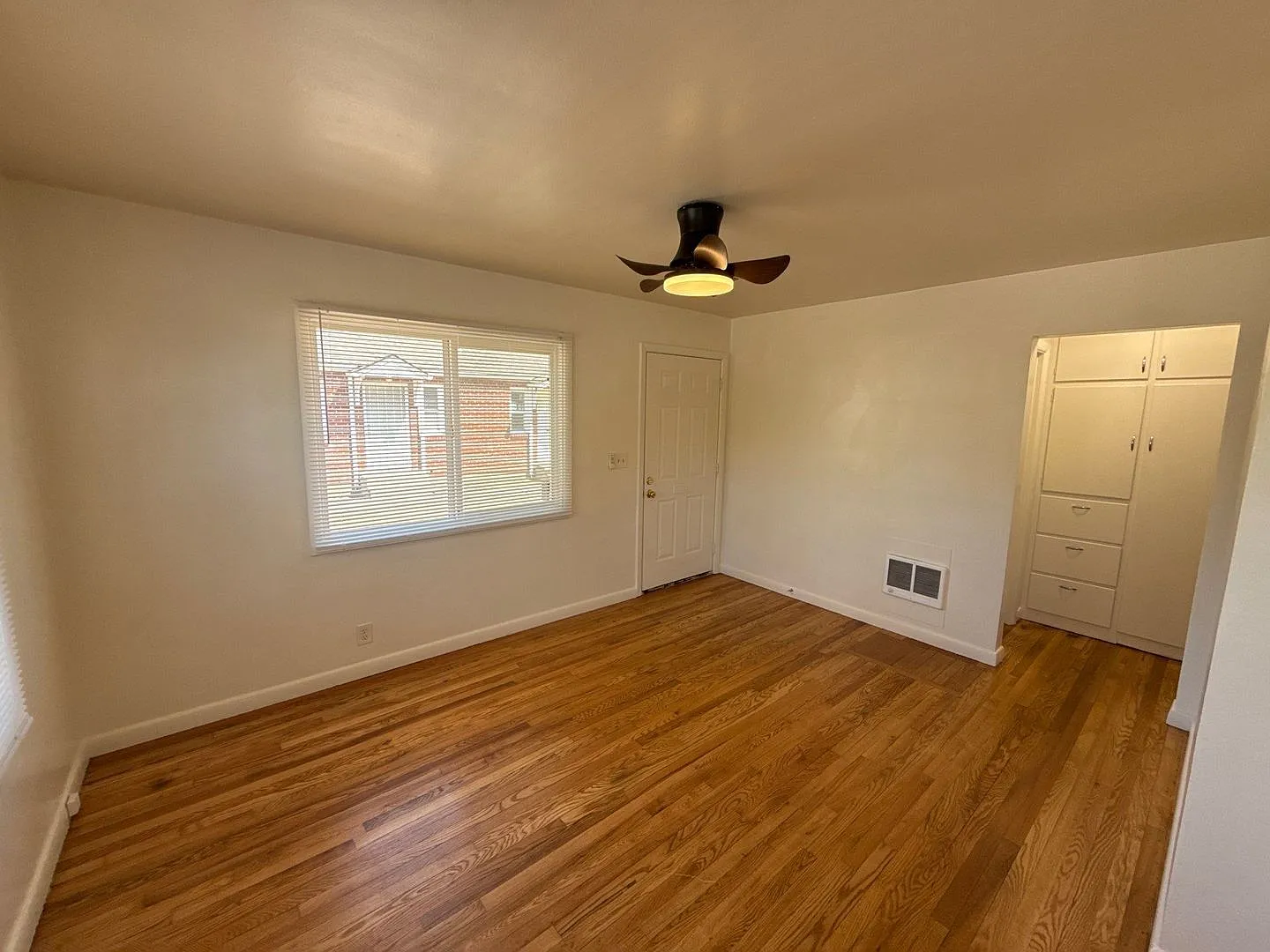 1 bed, 1.0 bath, 450 sqft, $1,125 — Photo 4