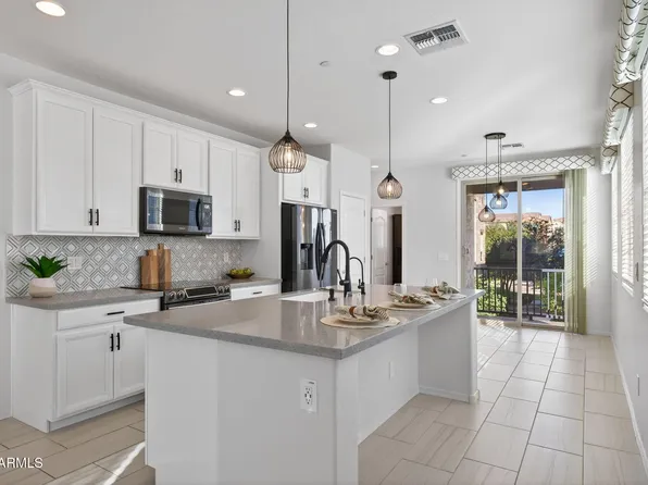 1733 E BRIDGEPORT Parkway, Gilbert, AZ 85295