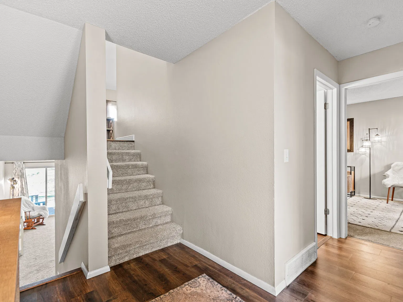3 bed, 1992 sqft, $3,400 — Photo 3