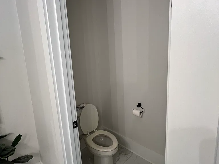 413 Marston Ave — Photo 8