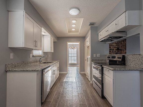 2nd image of 423 Gentilly Dr