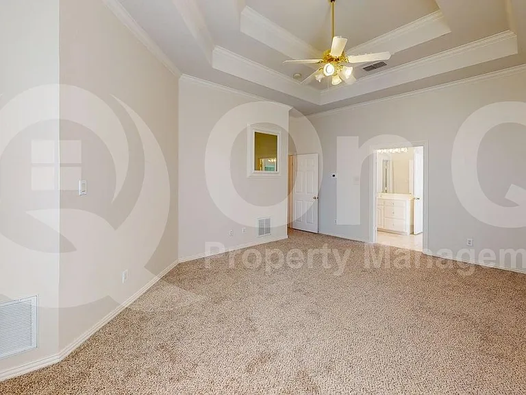4513 Saint James Dr — Photo 26