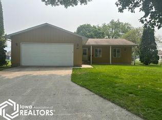 387 2nd Ave SE, Britt, IA 50423