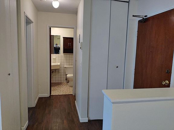 4th image of 2420 Dupont Ave S APT 203