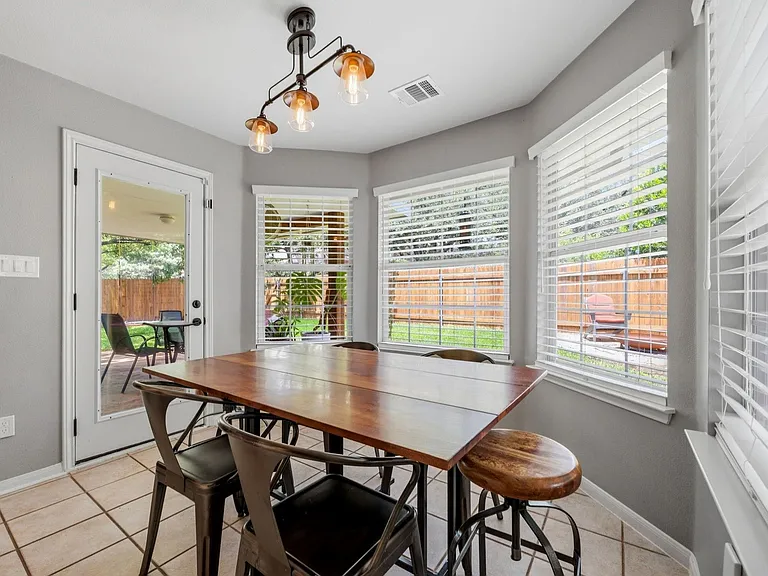 6816 Beatty Dr — Photo 4