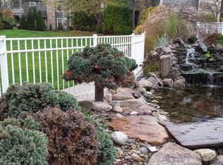 256 Crosspointe Dr, East Brunswick, NJ 08816