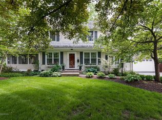 1237 Golf Cir, Wheaton, IL 60189