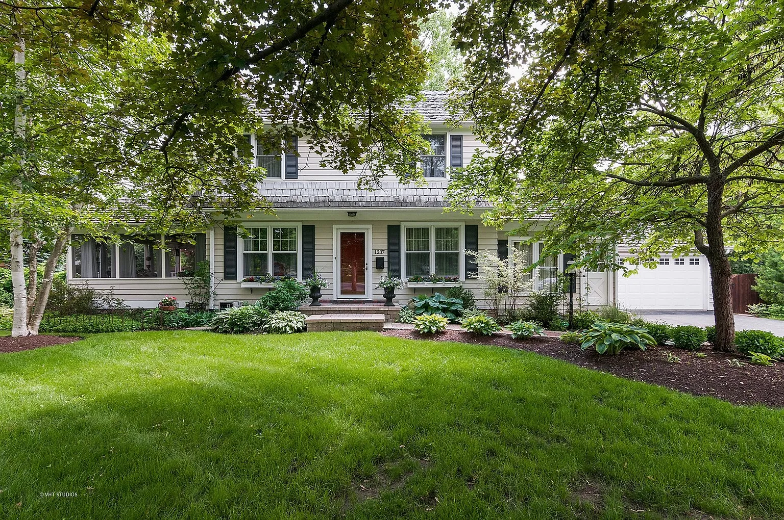 1237 Golf Cir photo 1