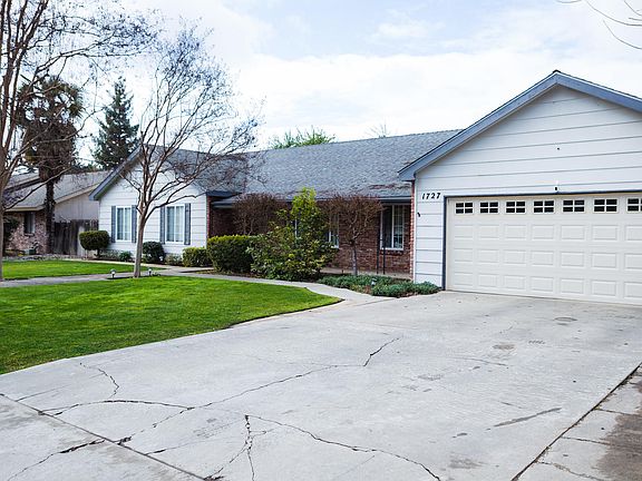 4th image of 1727 S Royal Oaks Dr