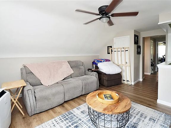 3rd image of 79 Pacecrest Ct