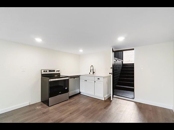 3rd image of 225 167th St S