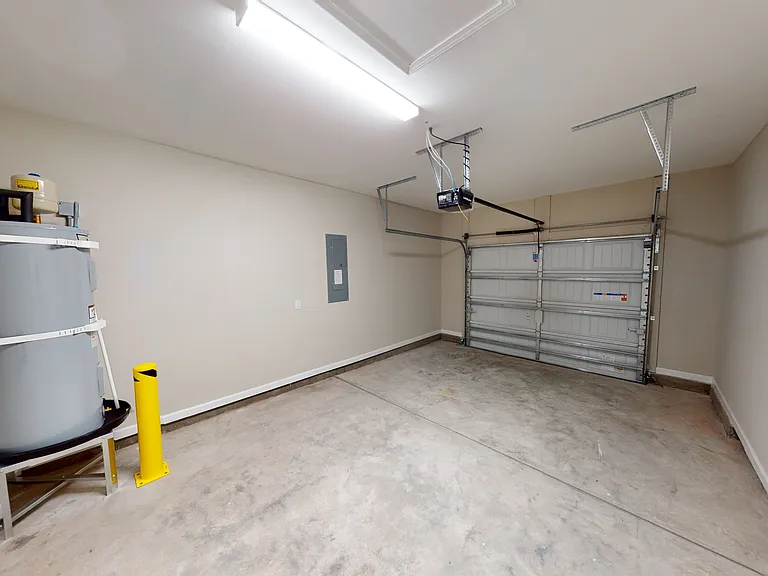 84 Racquet Club Dr — Photo 31