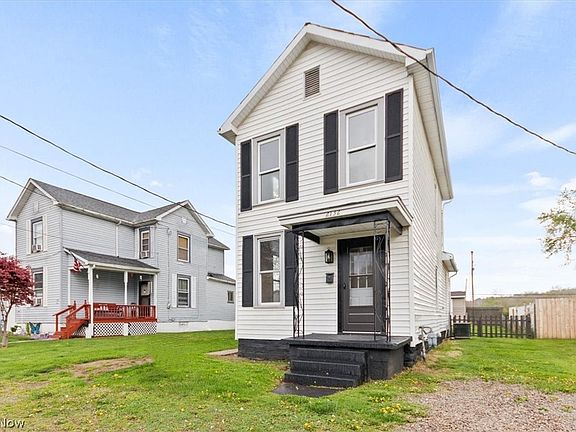 2nd image of 2132 Hoge Ave