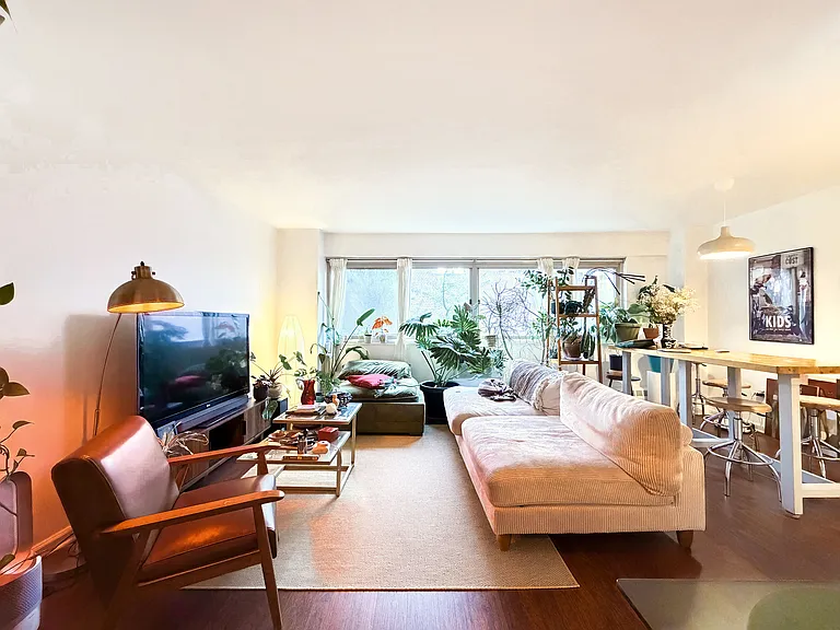 2101 Chestnut St #417 — Photo 3