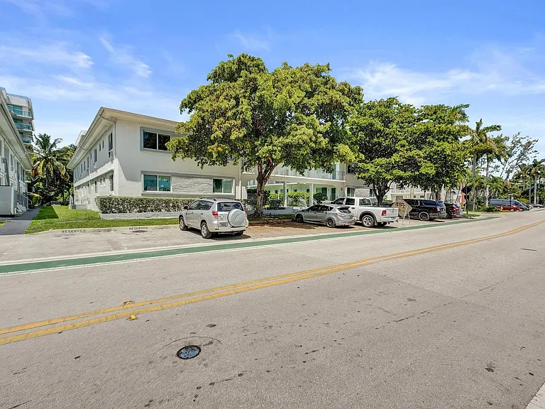9200 East Bay Harbor Drive — Photo 36