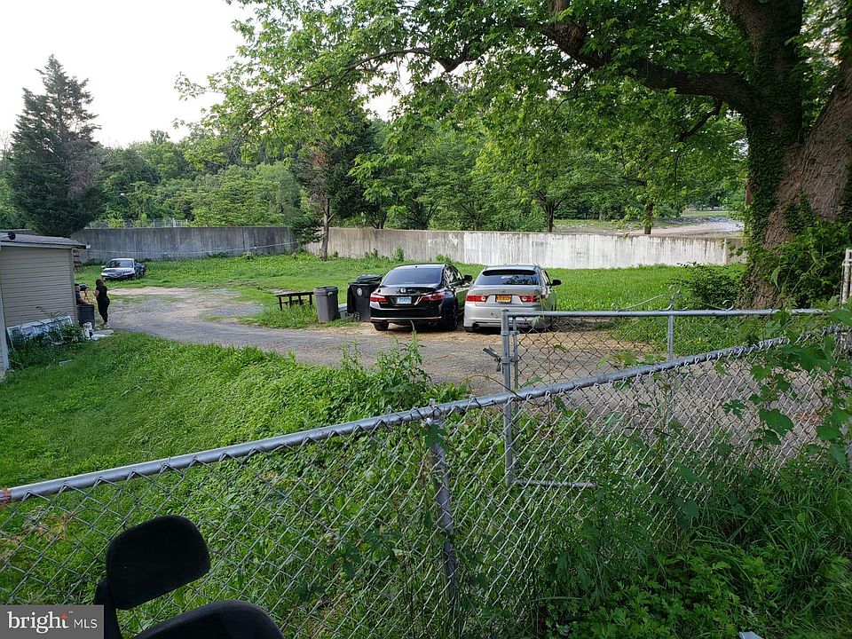 2nd image of 3606 Allison St