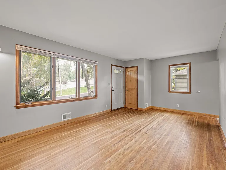 1711 Rose Pl — Photo 8