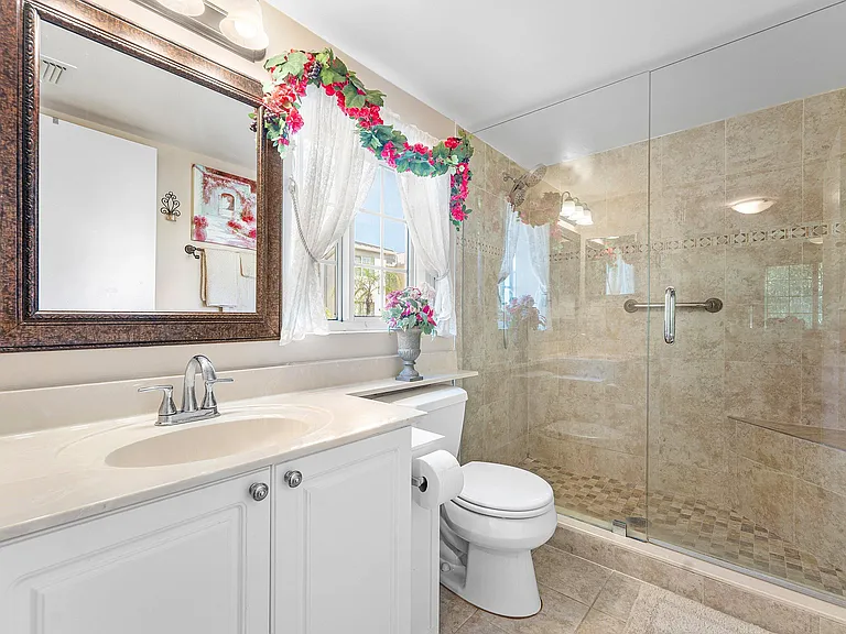 1000 Crestwood Ct S #1015 — Photo 13
