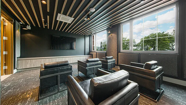 Rented by Nooklyn NYC LLC | media 105