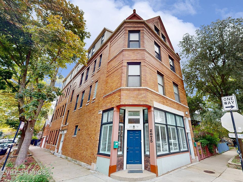 1st image of 2075 N Oakley Ave #1