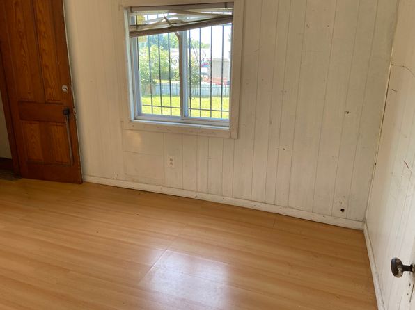 118 Kehr St #1