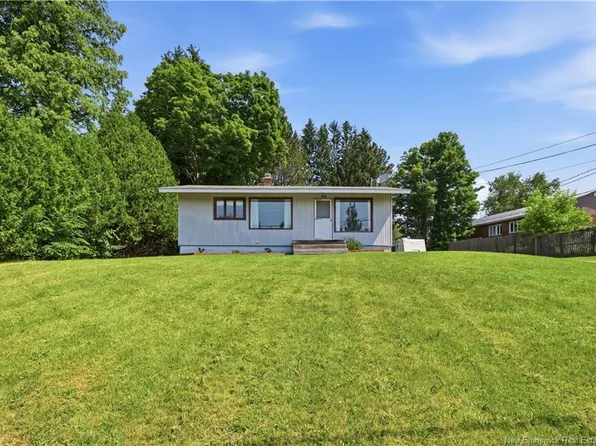 2 Welch St, Florenceville Bristol, NB E7L 2E4