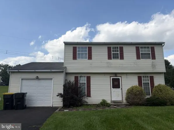2037 Store Rd, Skippack, PA 19438