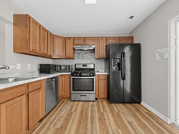 5th image of 910 Southern Ave SE